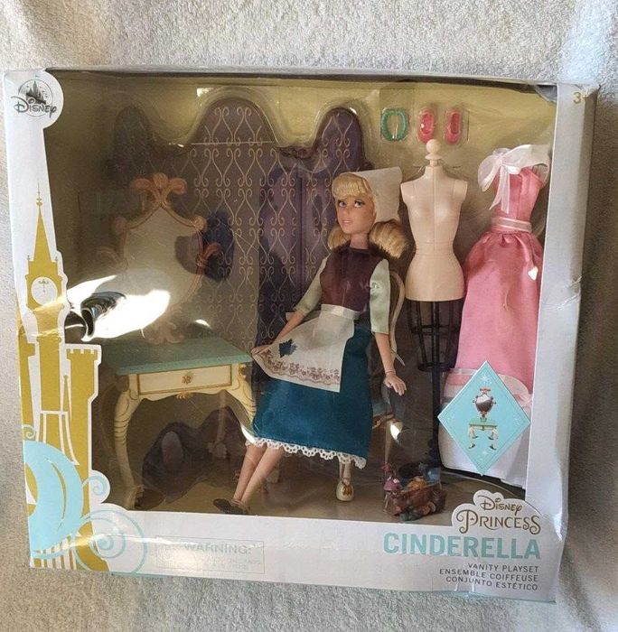 Vand papusi noi Barbie Extra si Disney rare