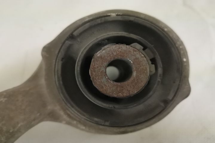 Brat Inferior Stanga Fata Original In Stare Buna Mercedes-Benz  E-Clas