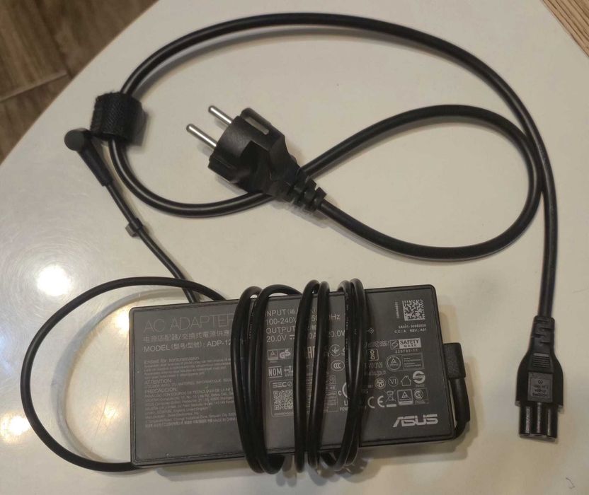 De vânzare Laptop ASUS Vivobook 16X i9, RTX3050, 16GB RAM, 1TB SSD