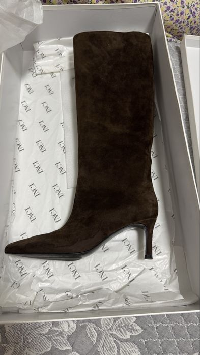 Продается сапоги сара милан новый