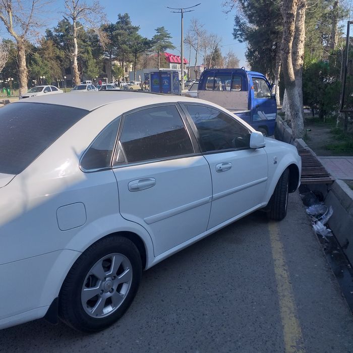 2018 gentira petnosi orqa eshikda bor