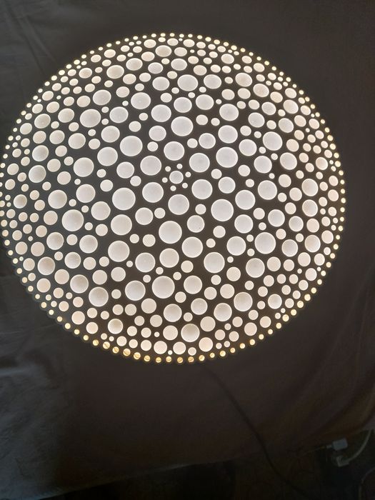 Продавам голяма лед лампа за таван