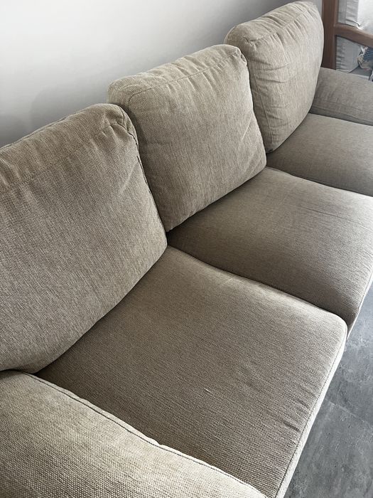 Canapea confortabilă 3 locuri FIXA– Stare foarte bună, material texturat bej