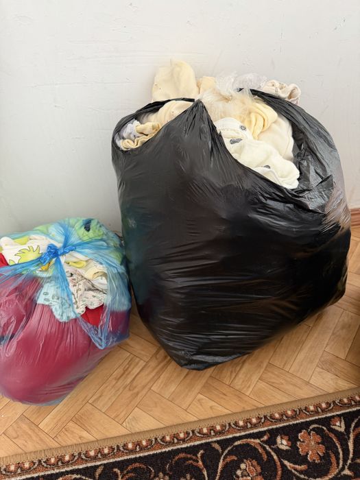 Отдам бесплатно детские вещи