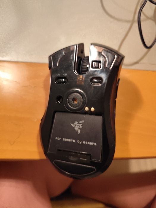 Докинг станция за зареждане на мишка Razer Mamba
Докинг станция за