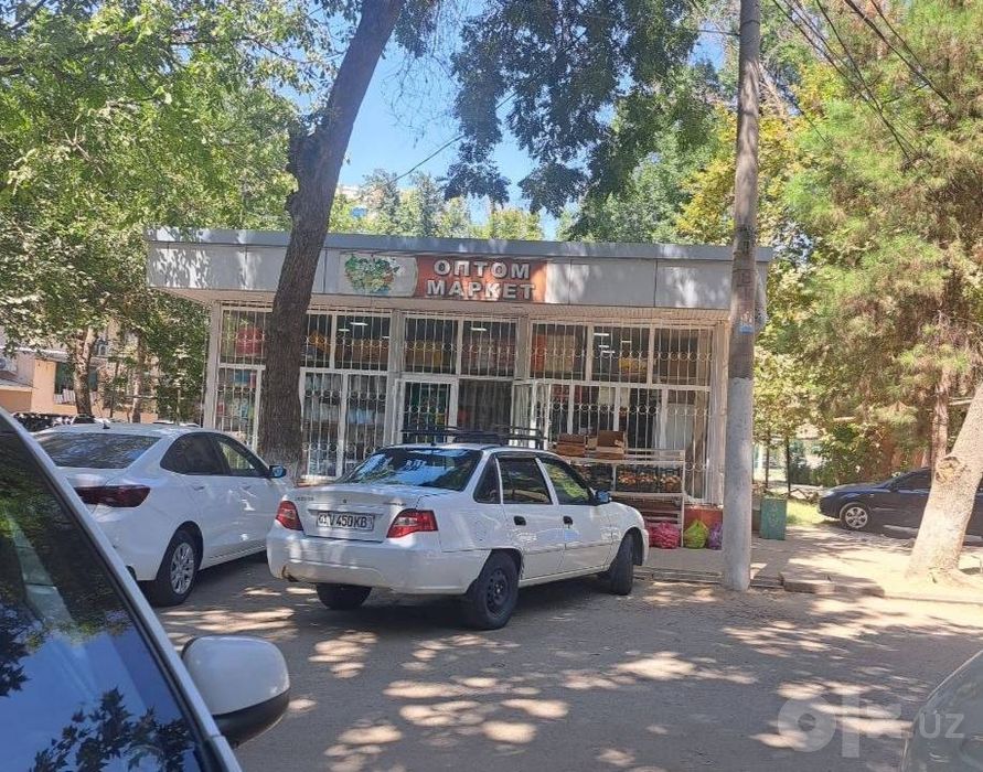 Magazin srochna sotiladi