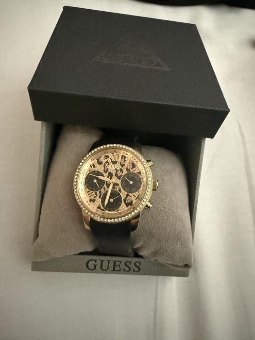 Guess дамски часовник