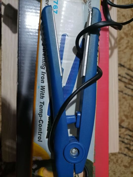 Плойка гофре мини. Поместится в сумочку. Обмен на кошачий корм.