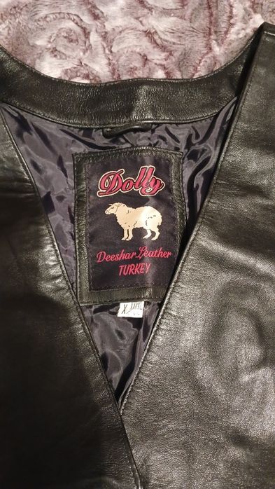 Жилетка женская. Чистая кожа! Новая.