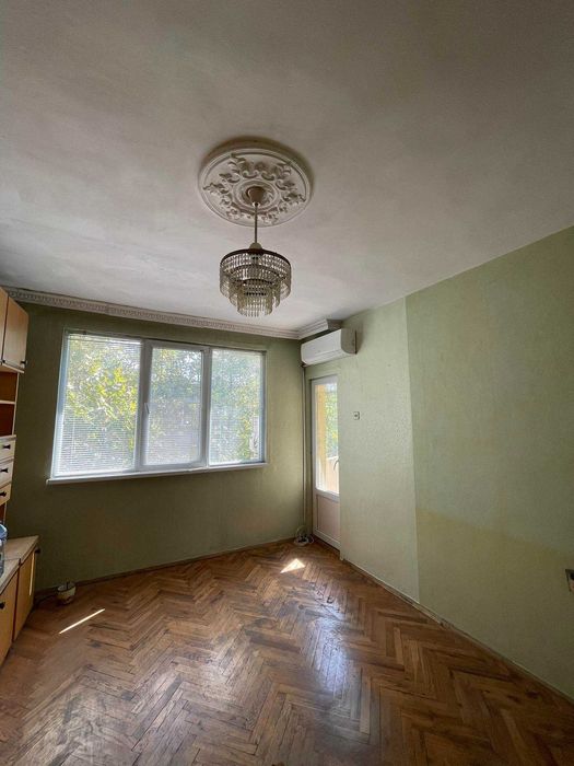 Продава се Четиристаен апартамент в Търговище, Център - 95 кв.м за 838 €/кв.м - Снимка #3