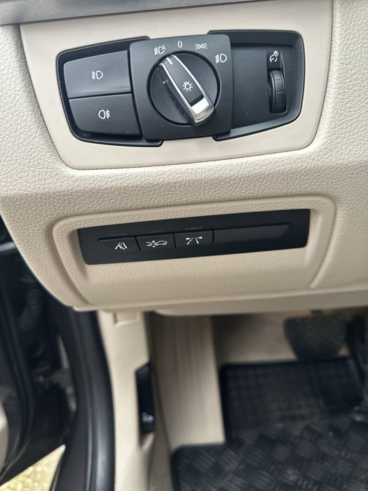 Vand BMW F30 an 2012 motor 2.0 automat 184 cp 3 BUTOANE