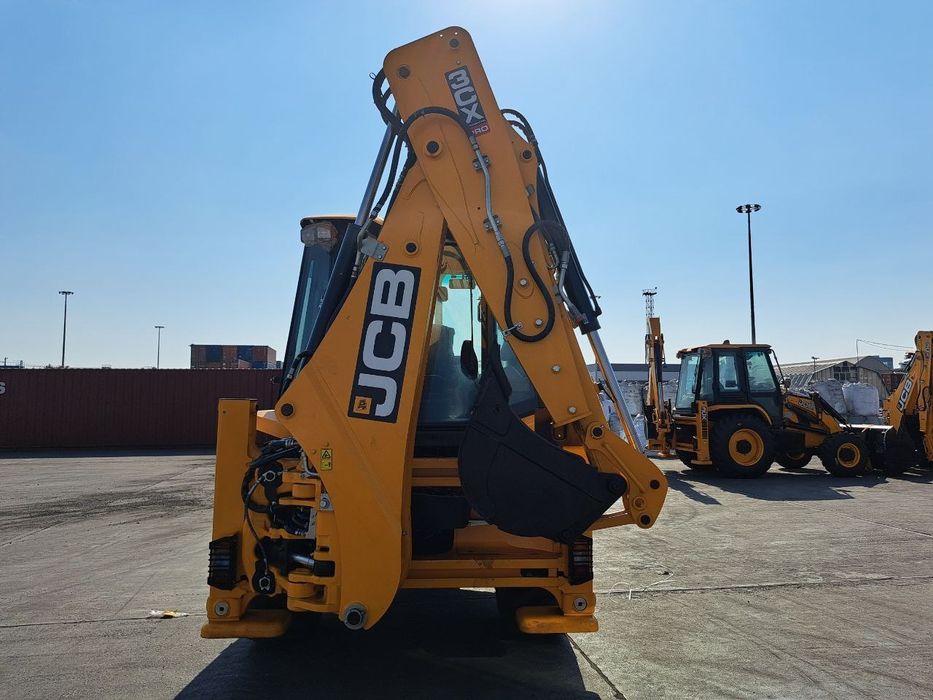 Экскаватор пагрузчик хизмати Замонавий JSB 3 CX PRO техникаларида хизм