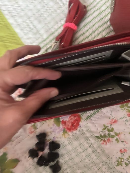 Продам срочно маленькая сумочка через плечо