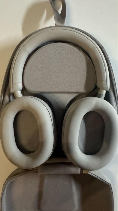 Sony WH-1000XM5 – като нови, ползвани 2-3 пъти