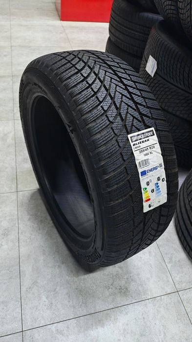 Bridgestone blizzak LM 005 зимняя резина от Польше 2 шт