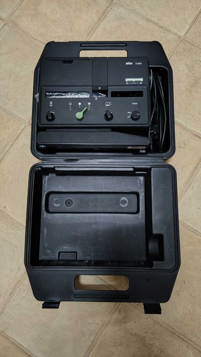 Aparat diapozitive Braun + geanta