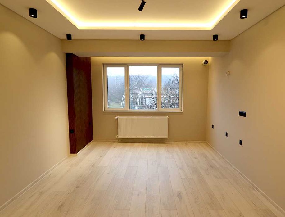 Продава се Тристаен апартамент в Русе, Здравец - 76 кв.м за 1561 €/кв.м - Снимка #2