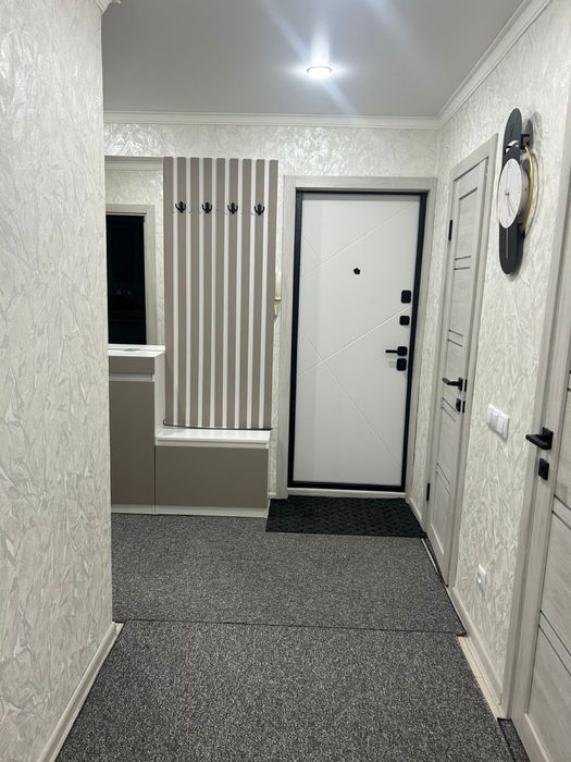 Продам трехкомнатную квартиру в центре горада