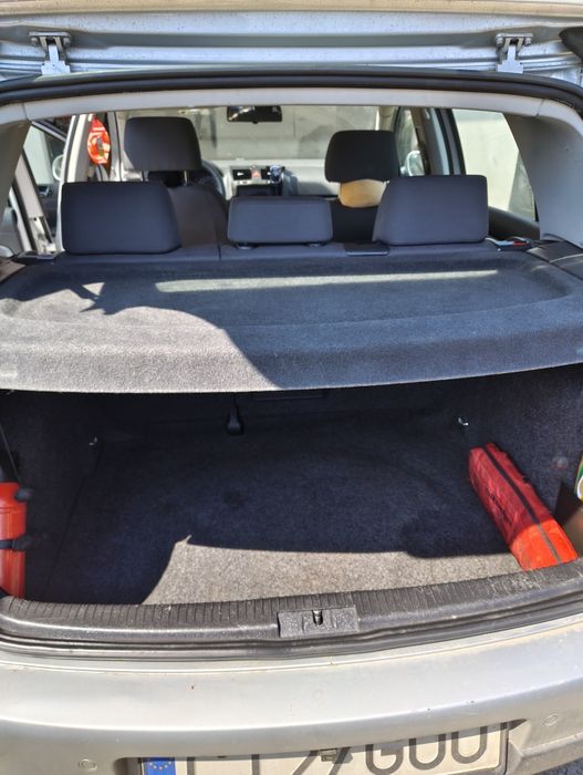 VW Golf 5 - 1.6 MPI (102 CP), An 2005, 271.157 km