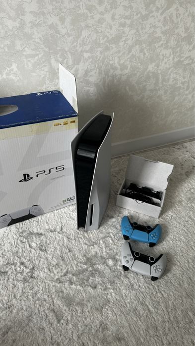 Продам Пс 5 2 джойстика