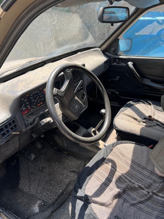 Dacia 1310 (zambetul lui iliescu)