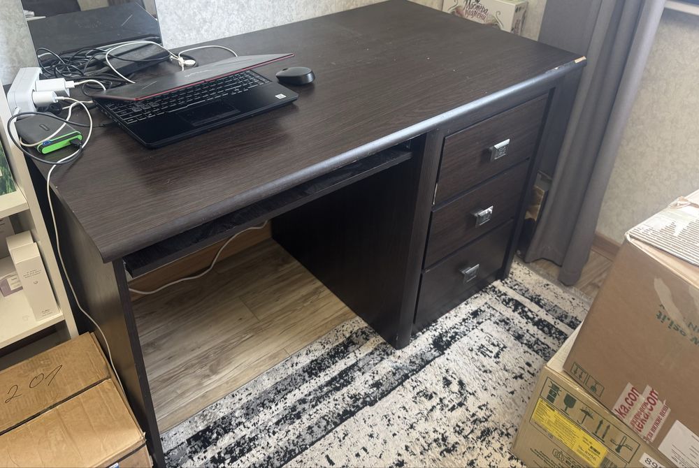 Продам шкаф, стеллаж, компьютерный стол