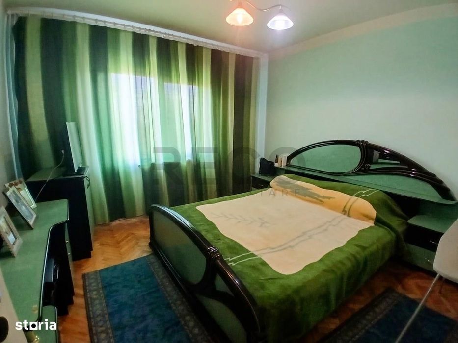 RECO Apartament cu 3 camere decomandat zona Decebal