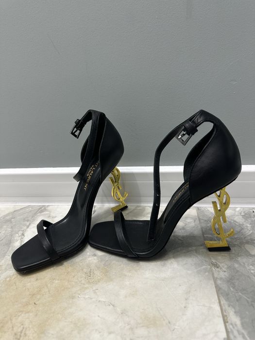 Токчета Saint Laurent