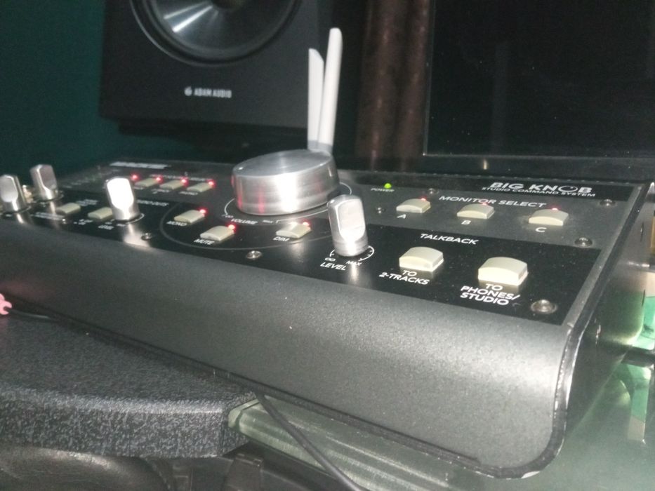 Mackie Bigknob controller студийный монитор контроллер