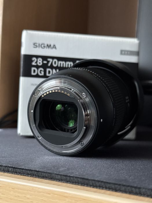 Obiectiv Sony FE - Sigma DG DN 28-70 f2.8