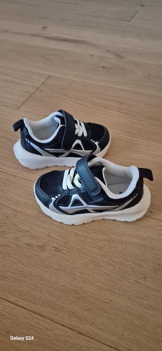 Încălțăminte/adidași copii H&M nr 20/21- NOI