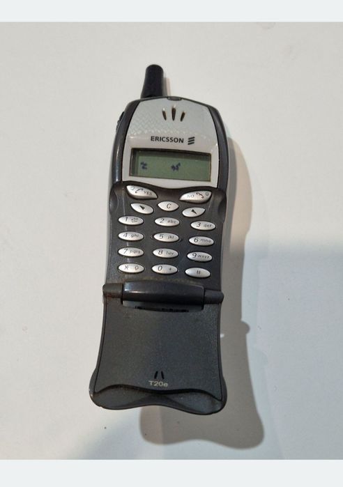 Telefon Sony Ericsson pentru colecție