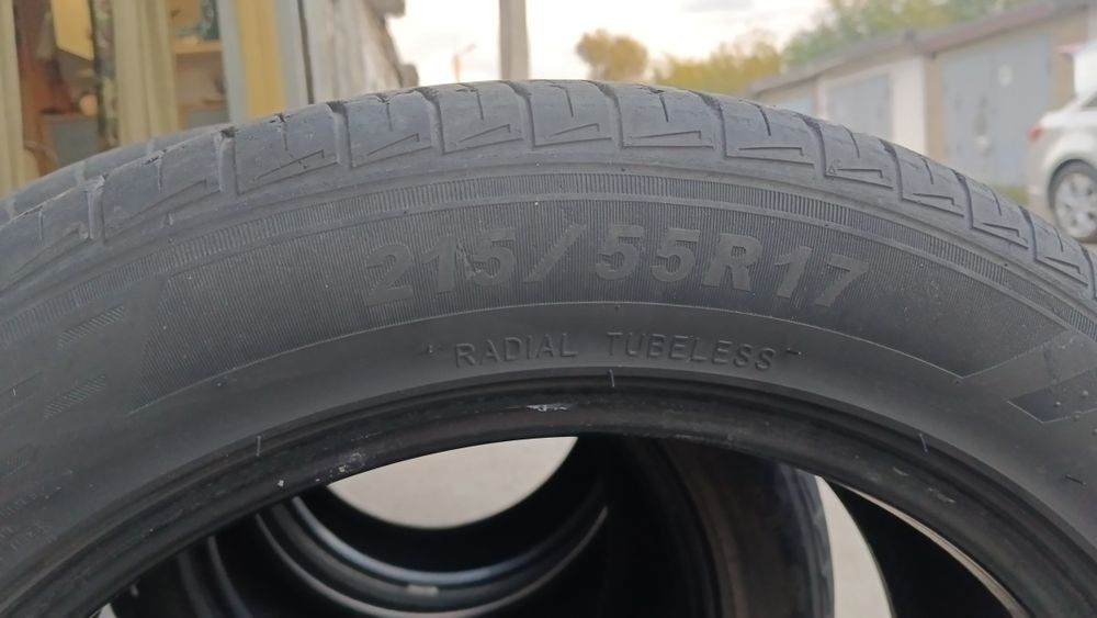 Продам шины 215 55 R17