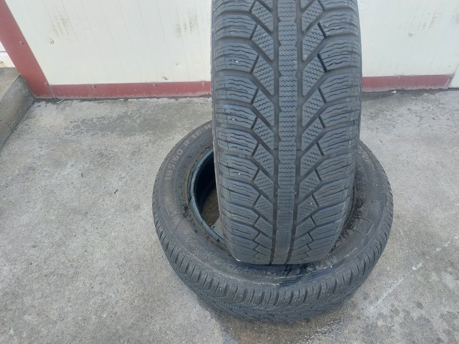 135 lei bucata! Doua anvelope M+S/IARNA 195 60 16 Semperit