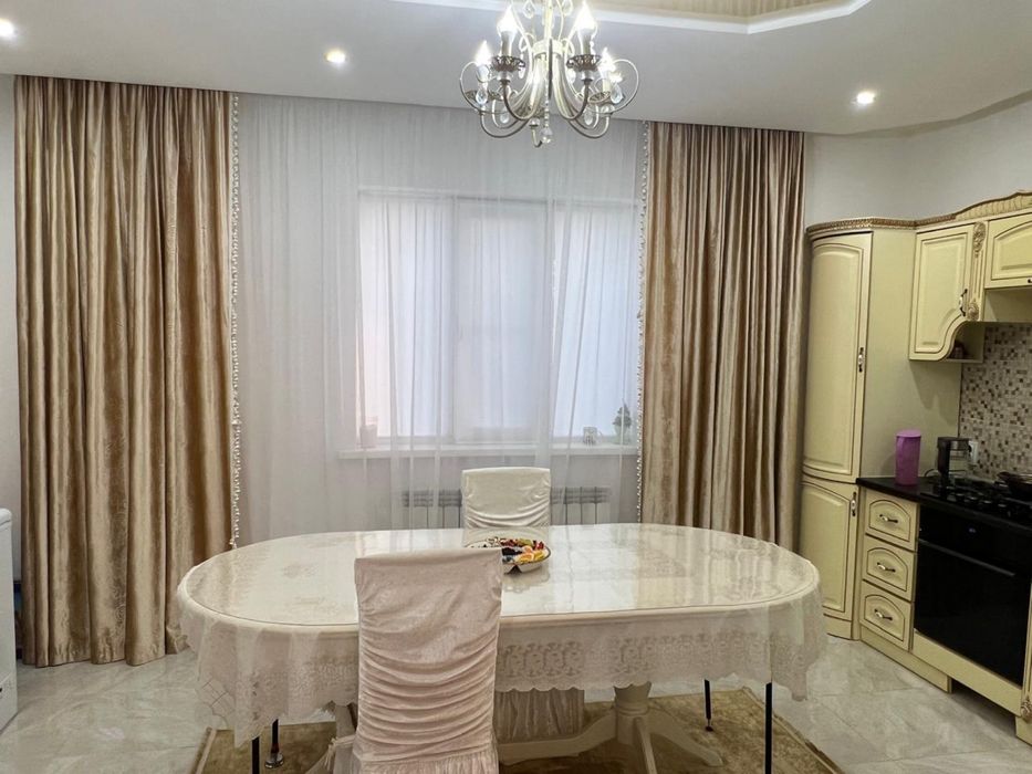 Продам двухэтажный коттедж