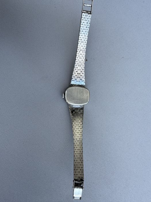 Ceas din argint de dama