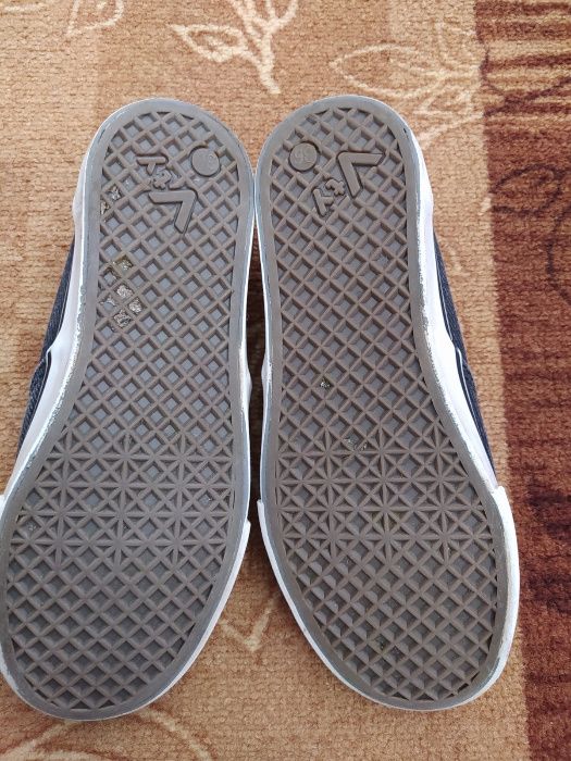 Детски гуменки в идеално състояние, като нови