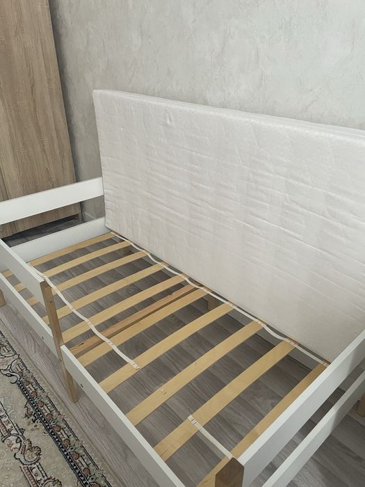 Кровать 20000 вместе с матрасом