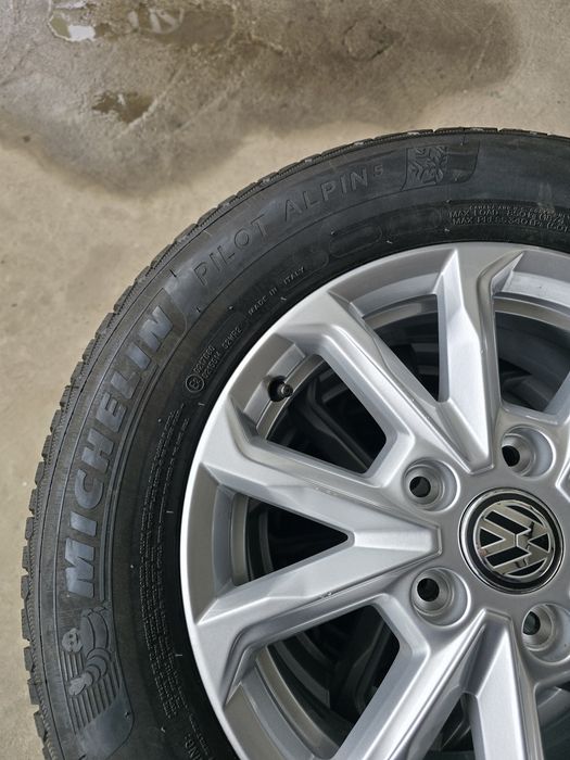 4 Броя НОВИ 215/65/16 Michelin 24dot