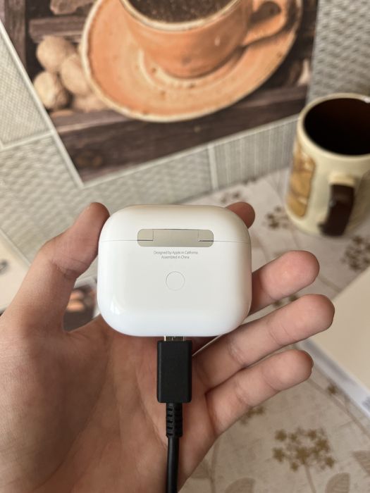 Airpods Luxe.