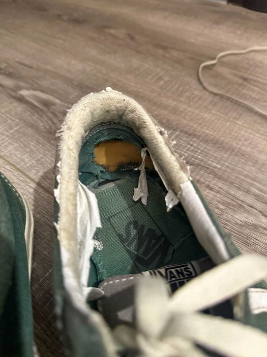 Adidasi Vans Old Skool marimea 42 purtati stare buna