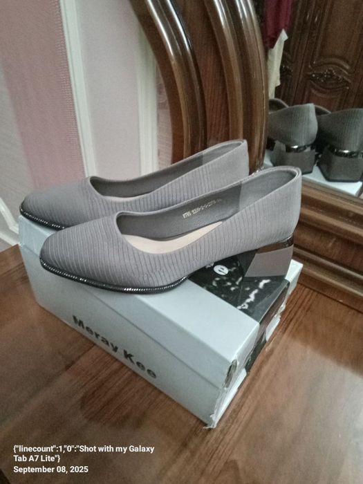 Ayollar tuflisi sotiladi