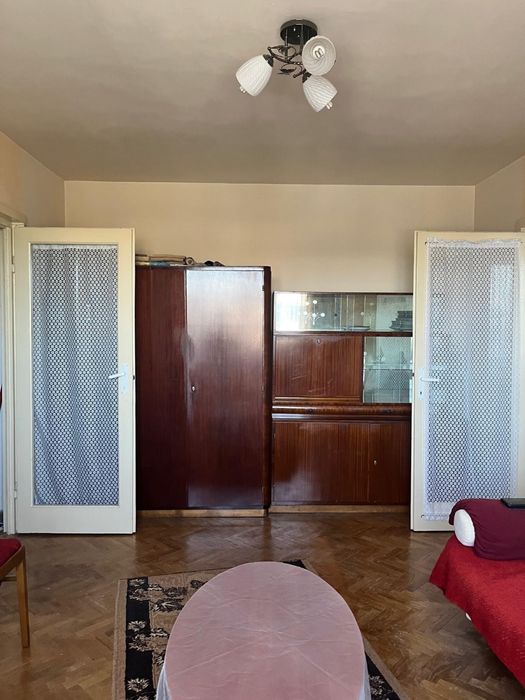 Vand apartament 3 camere, Calan,strada Independentei
