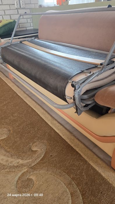 Продаю диван с креслом