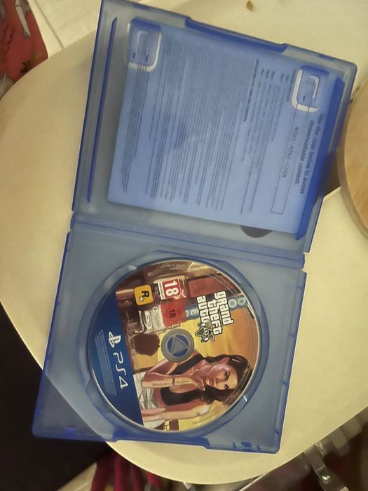 Диск ГТА 5, на playstation 5.