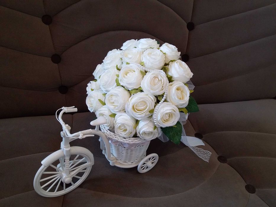 букет невесты  на свадьбу из искусственных цветов, брошек