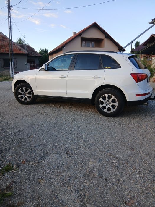 Vind audi Q 5 benzina