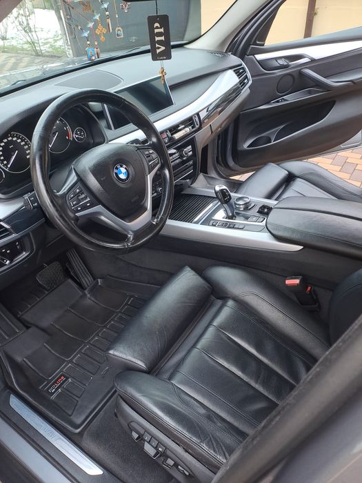 BMW X5.