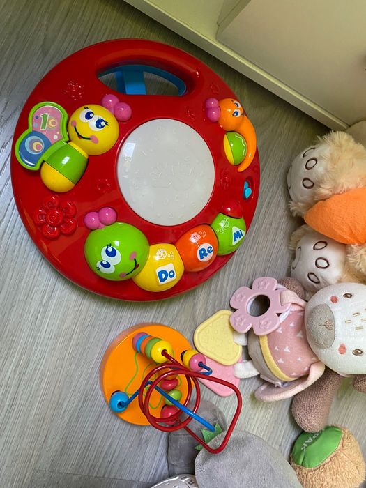 Детски играчки, и плюшени