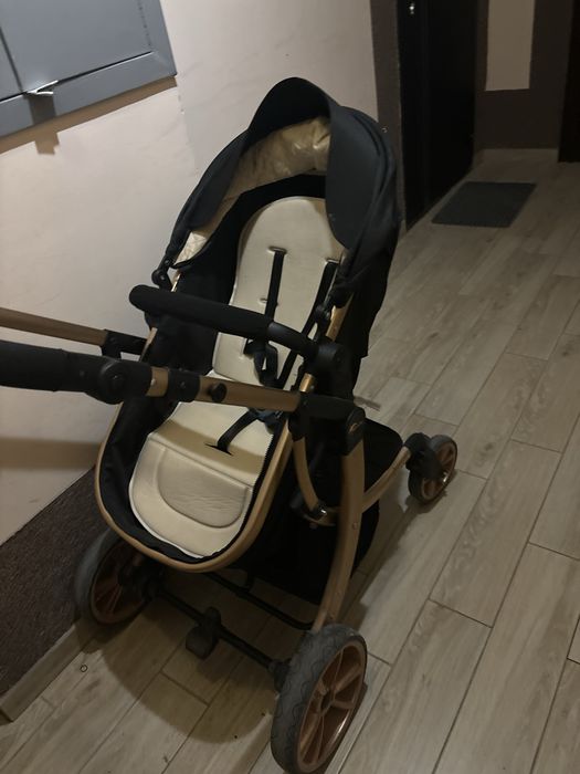 Срочно Продаётся коляска Teknum